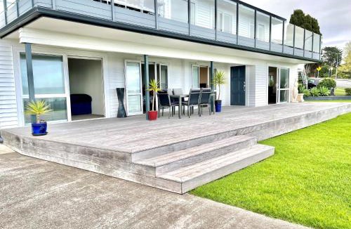 Maraetai House | Beach Front Resort!