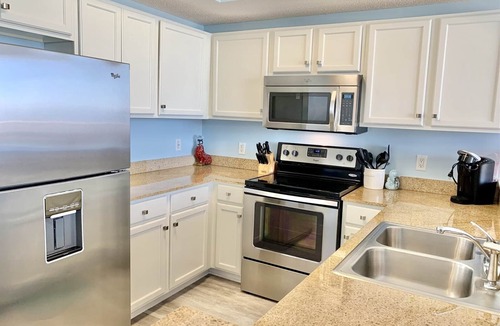 Harold Condo | Beach Front, “Sea Gem” 514, Free Activities Included!