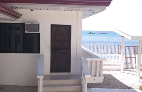 Oslob Apartment | Beach front Studio Unit Pet friendly Big yard and cottage