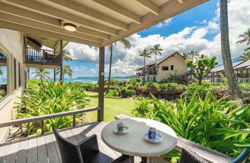 Wainiha Condo | Beach Front! Tunnels Beach Haven + Pool & Hot Tub!