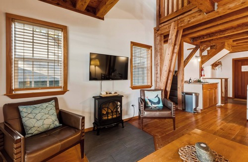 Ucluelet Cabin | Beach Front w/2 Private Decks! With Ocean Views! Ocean Oasis