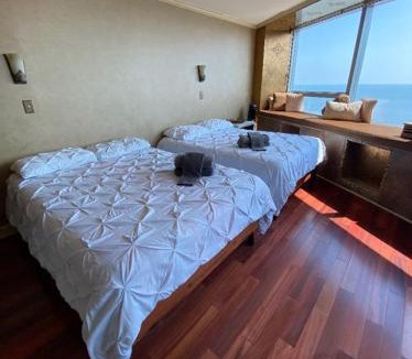 Atlantic City Apartment | Beach Front with Ocean View