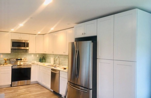 Jimmy Hill House | Beach front1 bedroom with pool