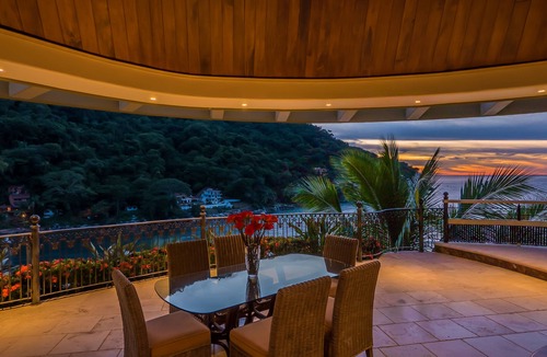 Boca de Tomatlan Villa | Beach Frontage Armonia Villa with stunning views