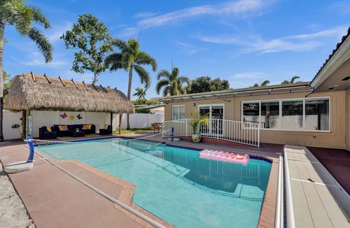 Beachway Estates House | Beach & Fun: Heated Pool, Tiki Hut, Fire Pit, Bikes