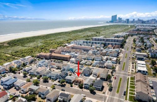 Southend House | Beach Getaway Parking 2 blocks to Beach