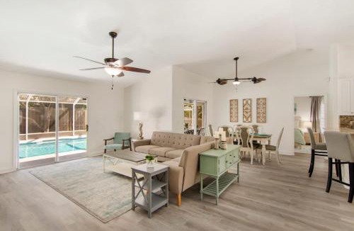 Sebastian Highlands House | Beach Getaway - Private Heated Pool & 2 King Beds