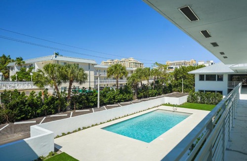Key Biscayne Apartment | Beach Haus Key Biscayne Contemporary Apartments