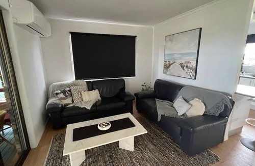 Traviston House | Beach Haven Beachfront Getaway - CoastHM