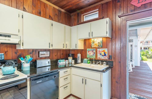 Tybee Island Cottage | Beach Haven circa 1914 - Ocean Block/Beach Side of Butler Avenue!