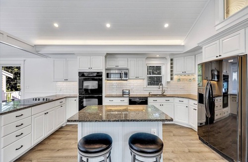 East Harwich House | Beach Heather- Relax, Renew & Enjoy! Adj to Bike Path, 1 Mile to Beach