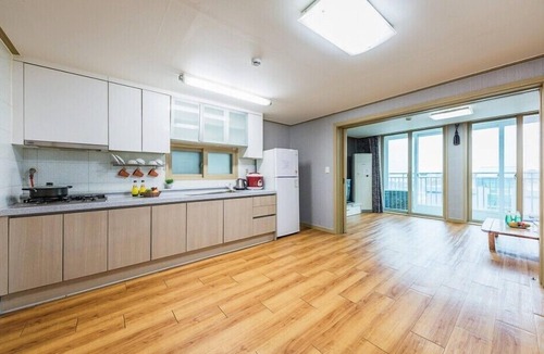 Eulwang-ri House | Beach Hill View House