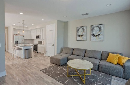 Madeira Beach Villa | Beach Home Luxury S/POOL-Golf Cart