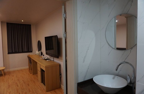 Yeongdo Hotel | Beach Hotel