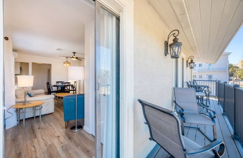 Venice Condo | Beach House Barcelona E- 3MINUTE WALK TO THE BEACH, clean & cozy