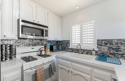Silver Strand House | Beach House -Harbor Views -Magnificient RoofDeck!