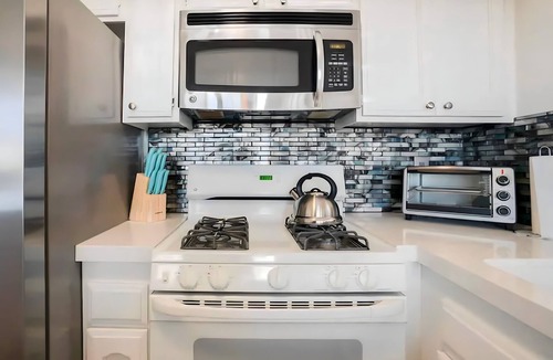 Silver Strand House | Beach House -Harbor Views -Magnificient RoofDeck!