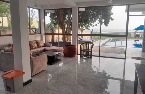 Thalaramba Villa | Beach House
