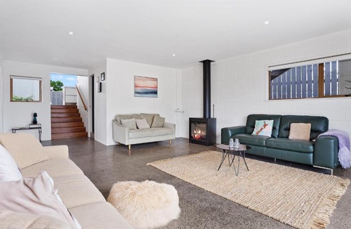 Whangamata House | Beach House on Blane - Whangamata Holiday Home