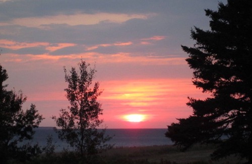Red House House | Beach House on Private Shore - Spectacular Views - Peace and Quiet