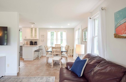 North Eastham House | Beach House Short Walk to Kingsbury Beach!