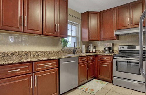 Sea Park Homes House | Beach House walking distance to beach entrance/Pet Friendly
