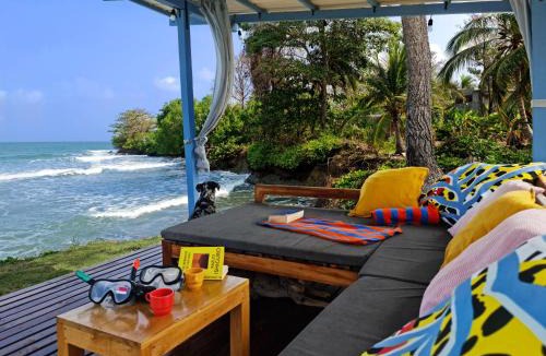 Monitos House | Beach House with AC Surrounded by Nature