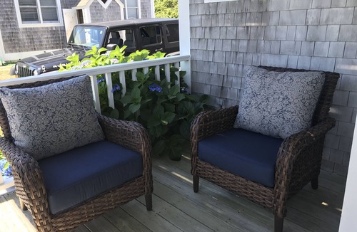New Shoreham House | Beach is just steps away! Private path from upscale family home! Booking 2026!