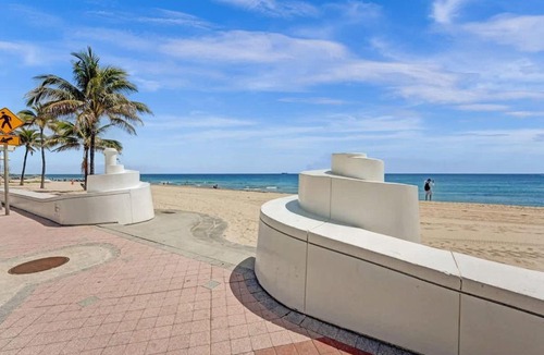 Hendricks and Venice Isles Apartment | Beach Isles Modern 1BR Apartment in Fort Lauderdale