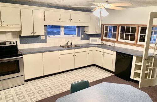 Slaughter Beach House | Beach Lodge: 3 Bedroom - Pet Friendly - Game Room - Great for Multi Families