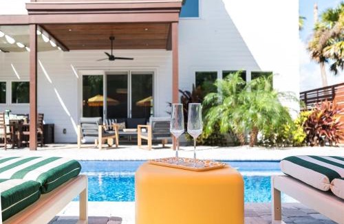 Butler Beach House | Beach luxury I Pool, hot tub I Outdoor kitchen