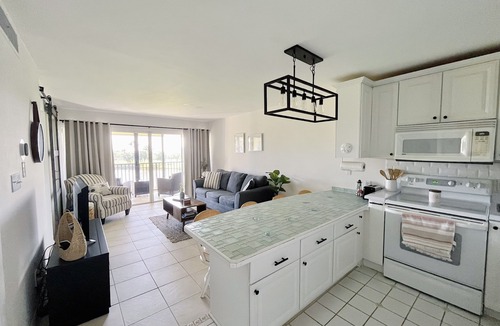 Fort Pierce Villa | Beach paradise found! “Heavenly Views” 1/1 villa steps away from beach and pool.