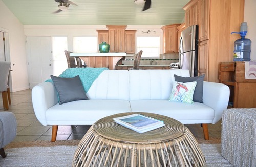 South Palmetto Point House | Beach, please! Beachfront house on Ten Bay with generator.