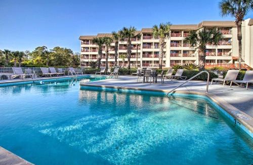 Folly Field House | Beach & Pool Access: HHI Resort Condo, Near Golf!
