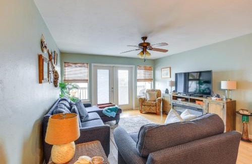Cedar Key House | Beach & Pool Access at Condo on Cedar Key!