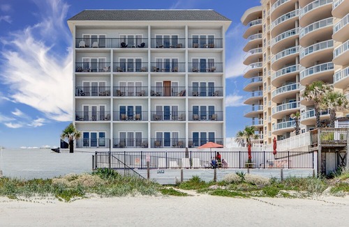 Ocean View Halifax Estates Hotel | Beach Quarters Daytona