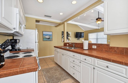 Clearwater Beach House | Beach Side Cottage 20 Steps to Beach | Beach Gear Included!