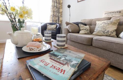 West Bay Apartment | Beach Side