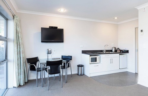 Fitzroy Hotel | Beach Street Motel Apartments