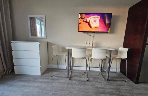 Sunny Isles Beach Apartment | Beach Studio with City View