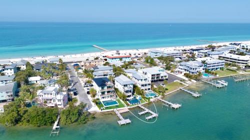 Bradenton Beach House | Beach to Bay