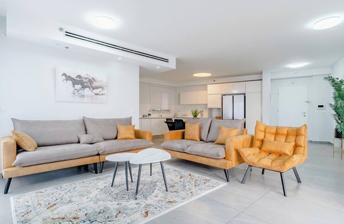Ashkelon House | Beach vicinity, shopping G-level, parking. Near playground. Shabbat elevator