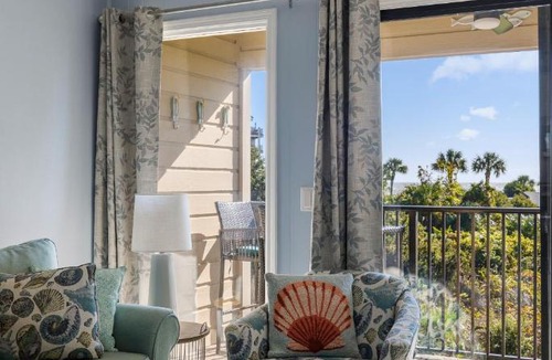 Folly Field Apartment | Beach view Balcony Huge Pool Cozy Villa
