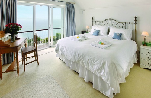 Southbourne House | Beach View, based in a stunning position on the sea front, with stunning coastal scenery