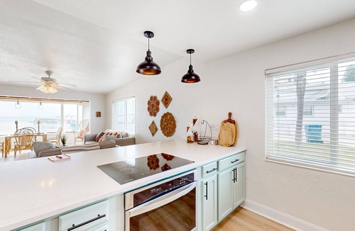 O'byrne House | Beach-view dog-friendly home with beach access, grill, outdoor shower, W/D, AC