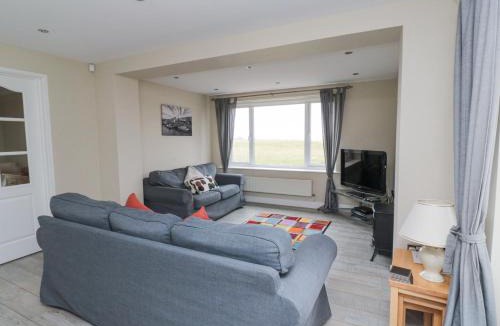 Seahouses House | Beach View
