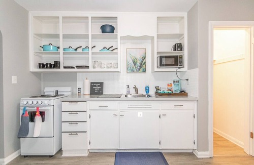 Fairport Harbor Apartment | Beach View Suite #8