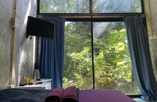 Khong Koi Beach Hotel | BeachBox KohChang