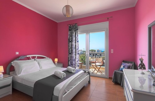 Petaloudes Villa | Beachclose, Private Pool, Gym: Sunny Breeze Villa