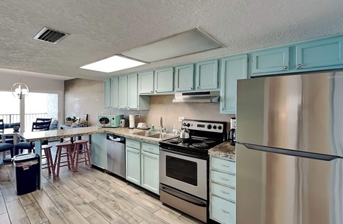 Jacksonville Beach Condo | Beachcomber 403 by Distinctive Beach Rentals